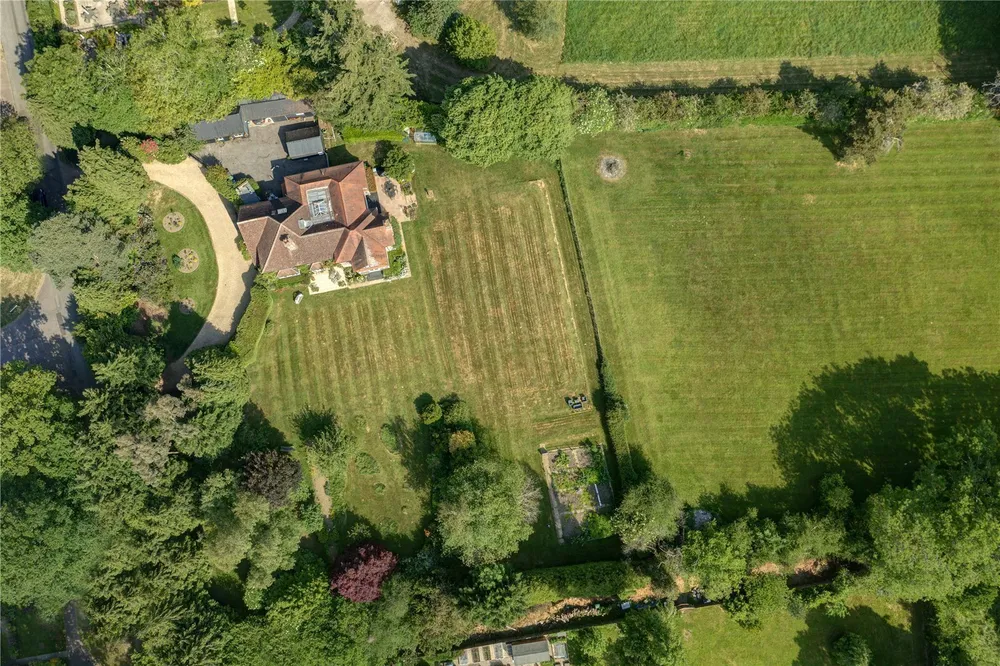 Vicarage Lane, Bovingdon, HP3
