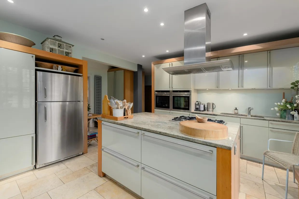 Kidbrooke Park Road, London, SE3 photo 18