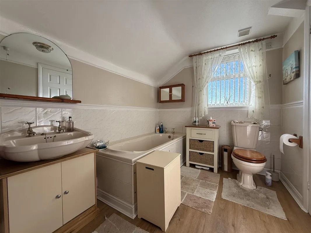Holmwood Drive, Meanwood, LS6