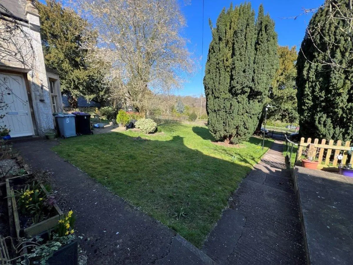 BEDE COTTAGES,, STOKE ROCHFORD, GRANTHAM