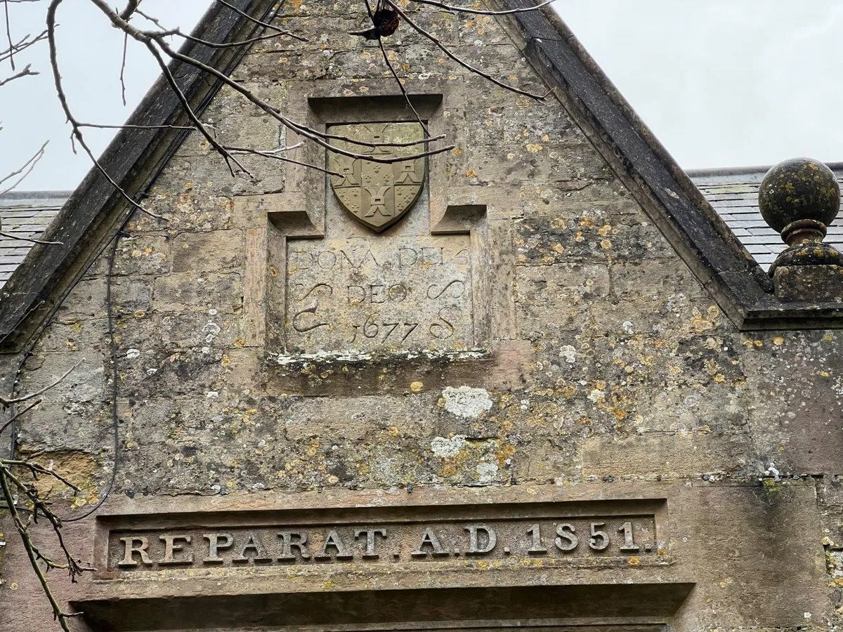 BEDE COTTAGES,, STOKE ROCHFORD, GRANTHAM