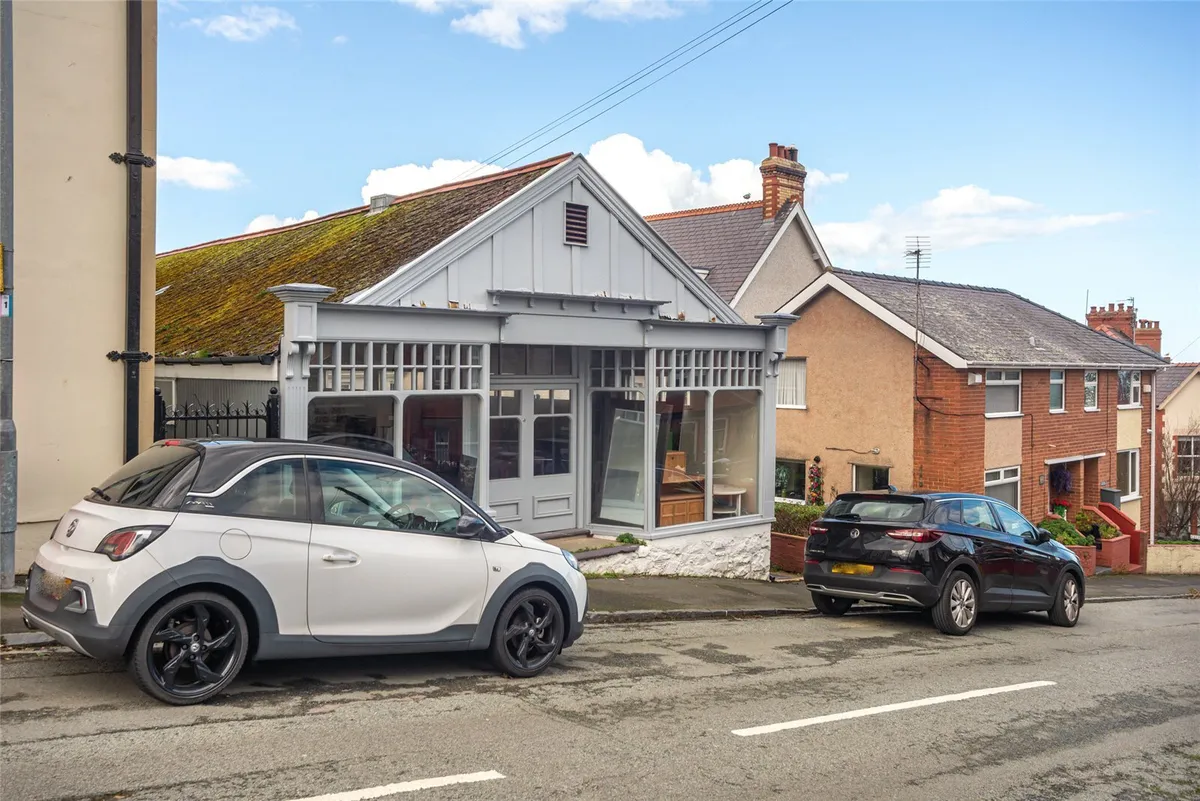 Bangor Road, Penmaenmawr, Conwy, LL34
