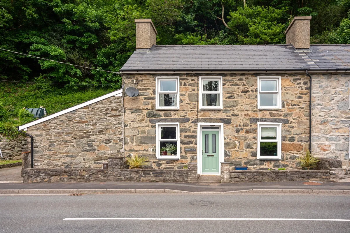 Tremadog, Porthmadog, Gwynedd, LL49