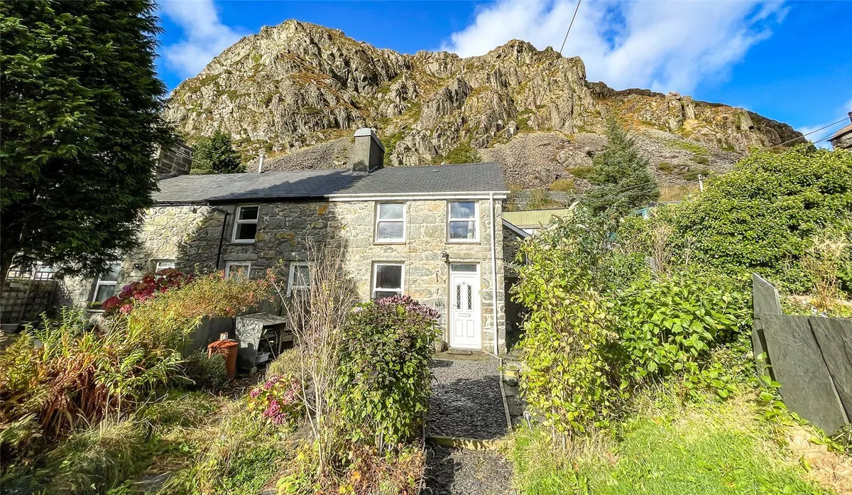 Geufron Terrace, Blaenau Ffestiniog, Gwynedd, LL41