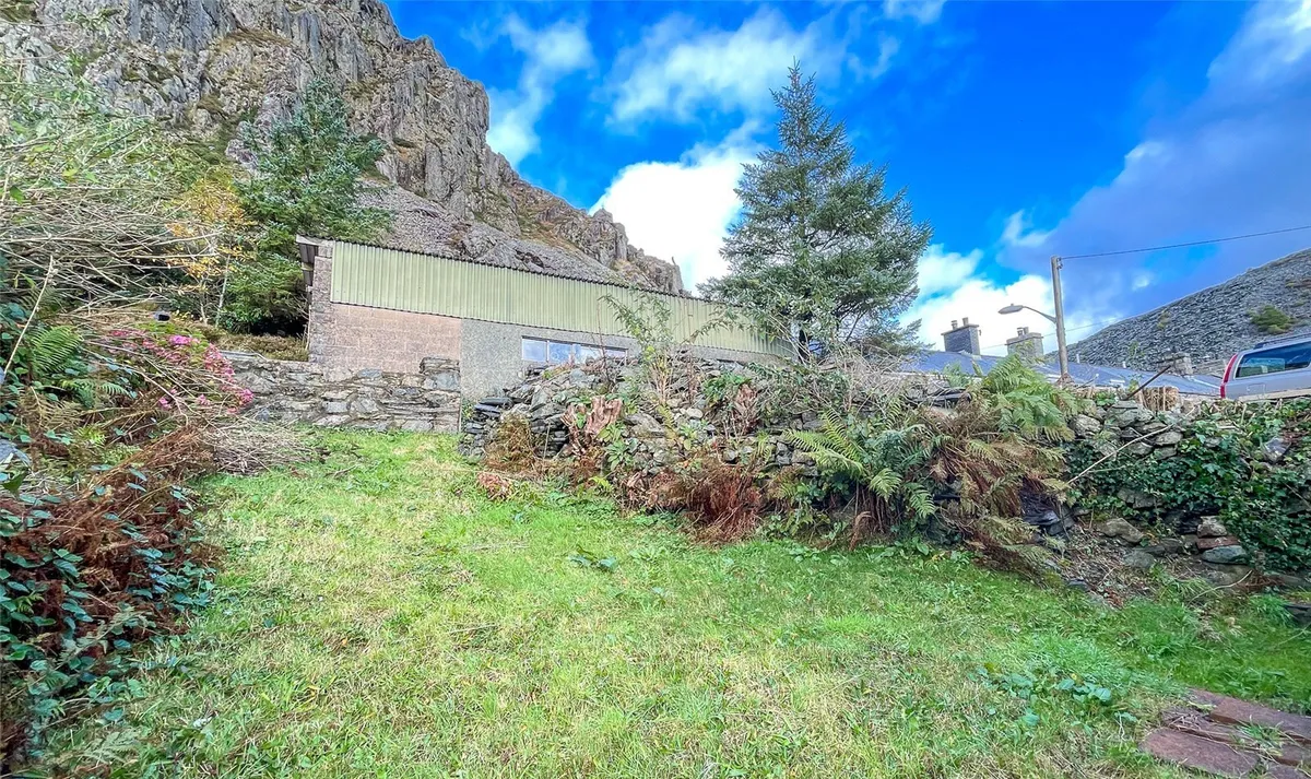 Geufron Terrace, Blaenau Ffestiniog, Gwynedd, LL41