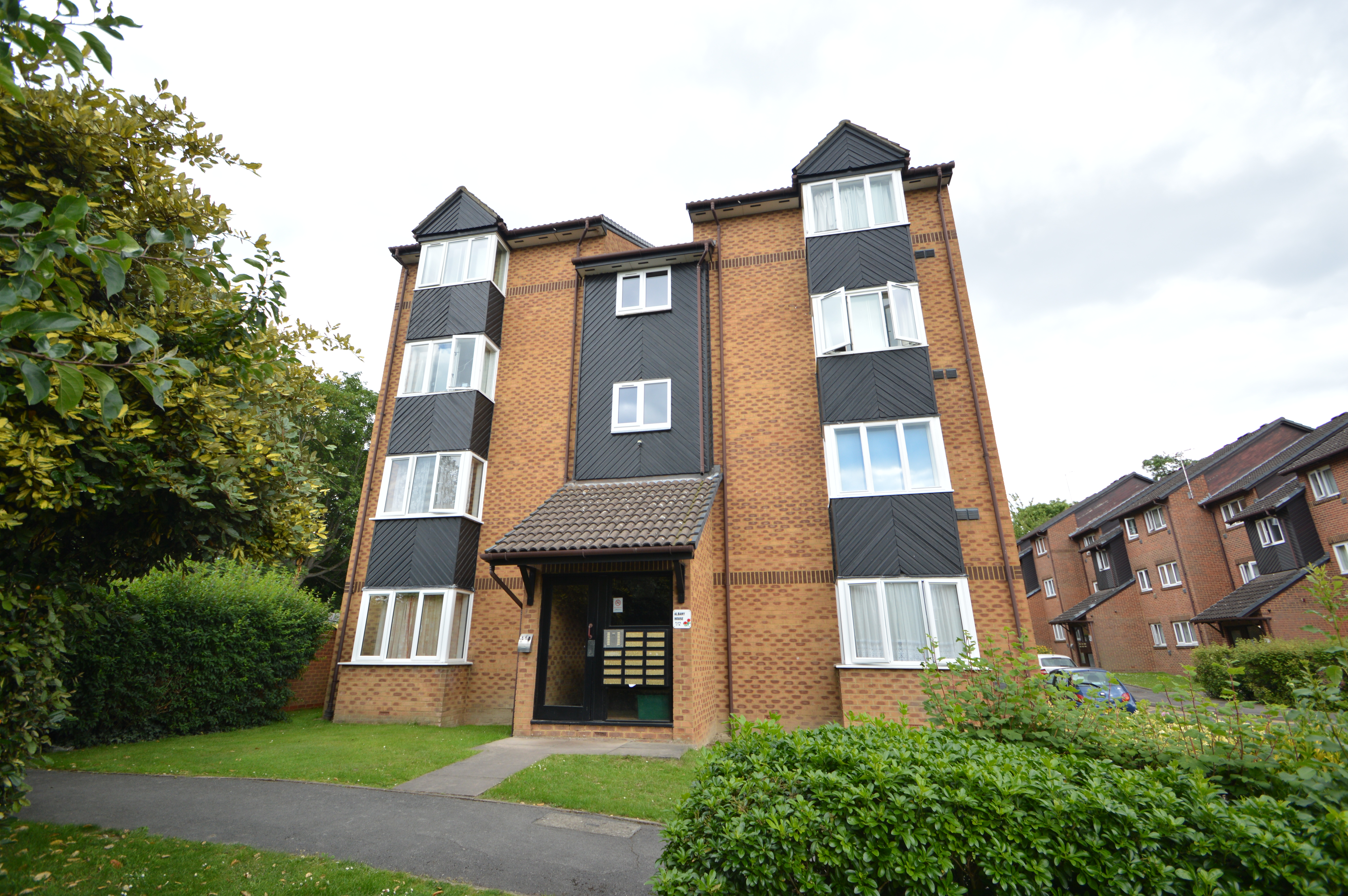 Saxon Close, Surbiton Image 1