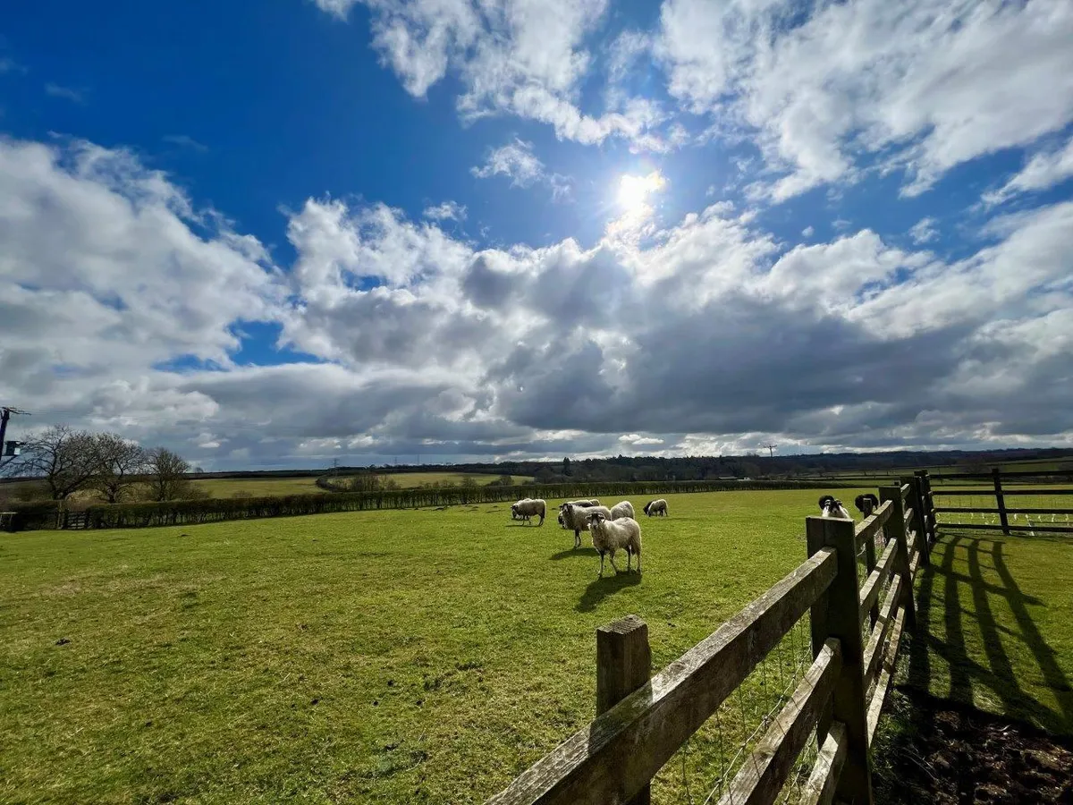 JERICHO LODGE STABLES, LEESTHORPE, MELTON MOWBRAY