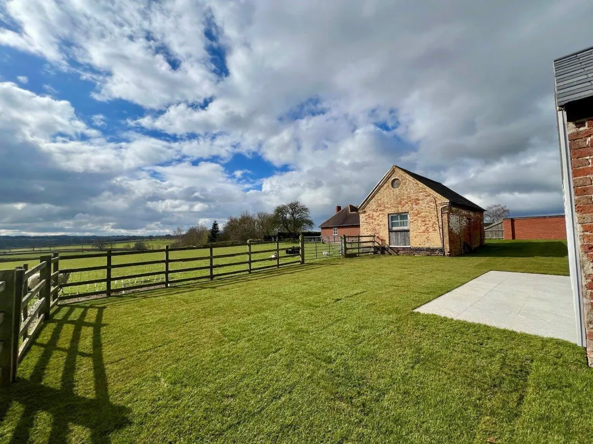 JERICHO LODGE STABLES, LEESTHORPE, MELTON MOWBRAY