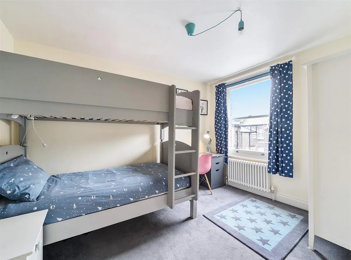 Kilburn Lane, London, W10