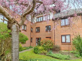 Lawnsmead Gardens, Newport Pagnell photo
