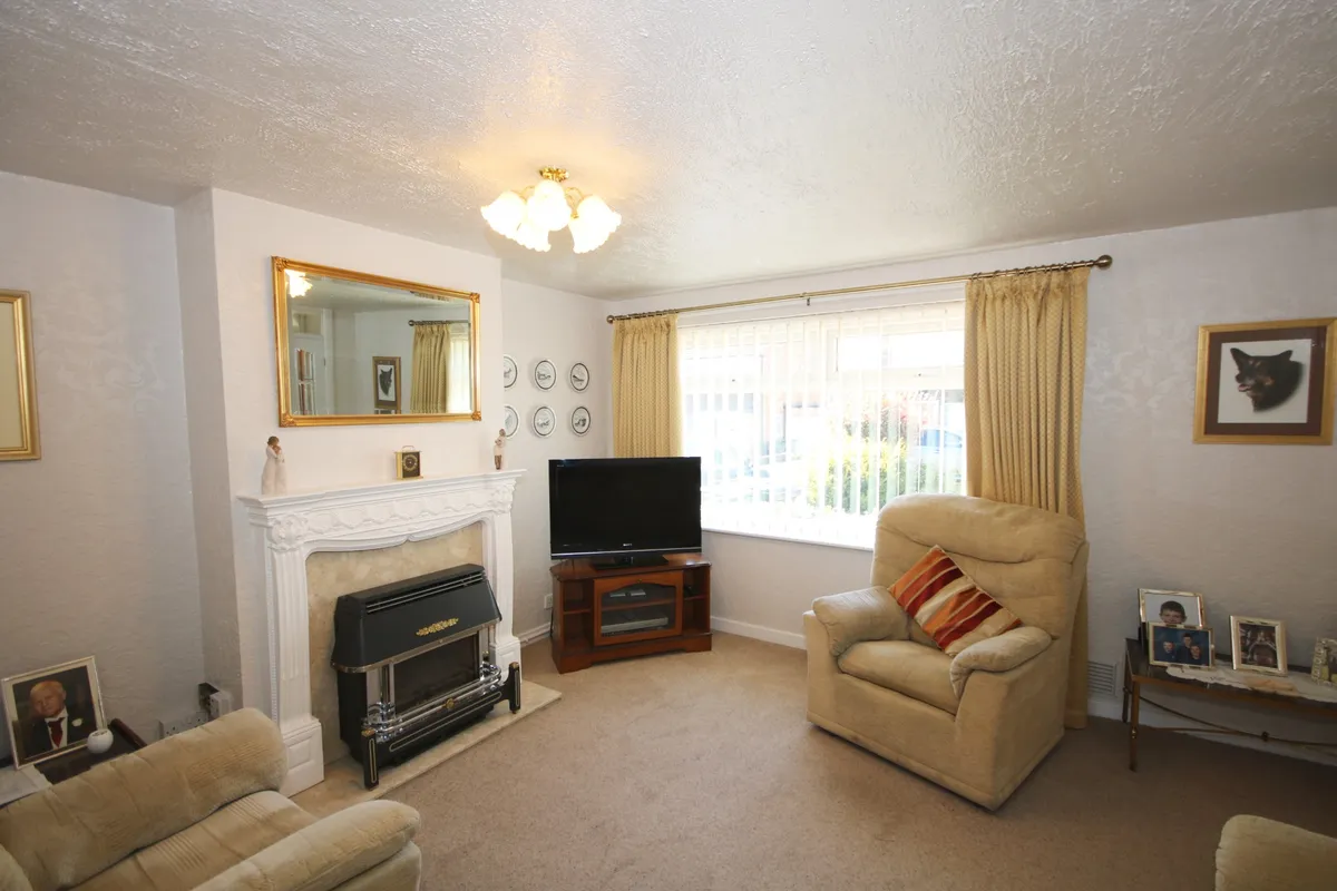 12 Laycock Avenue, Aston, Sheffield, S26 2FU