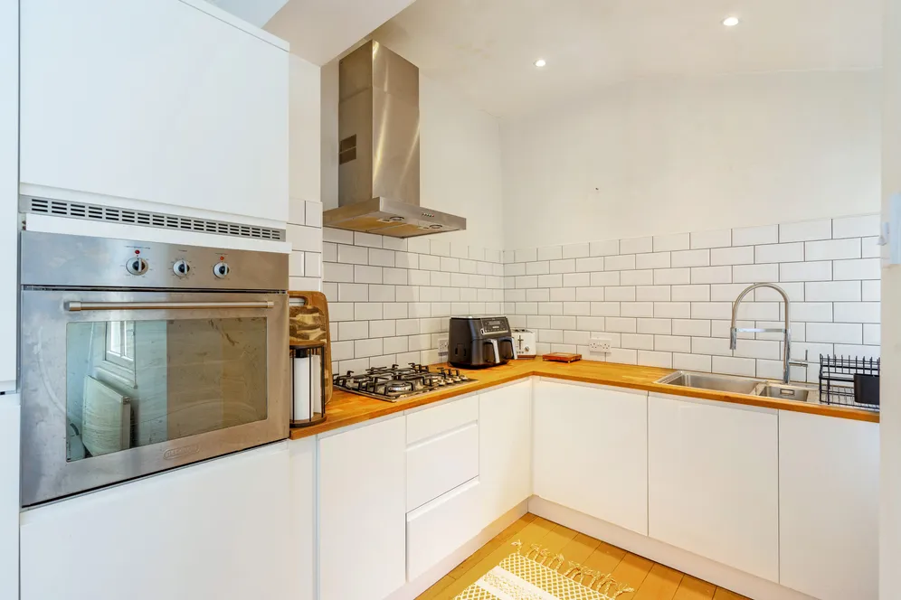 Hawthorn Road, London, N8 photo 2