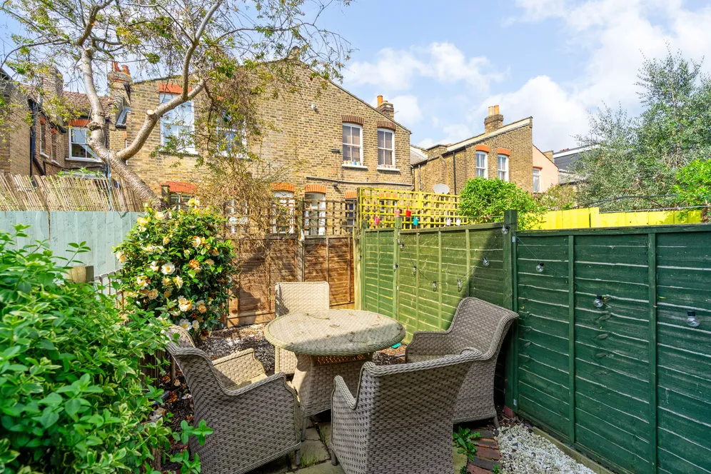 Hawthorn Road, London, N8 photo 4
