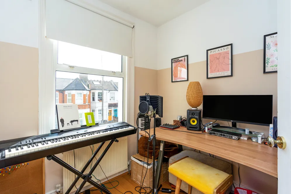 Hawthorn Road, London, N8 photo 7