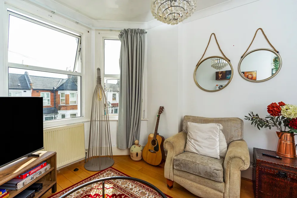 Hawthorn Road, London, N8 photo 22