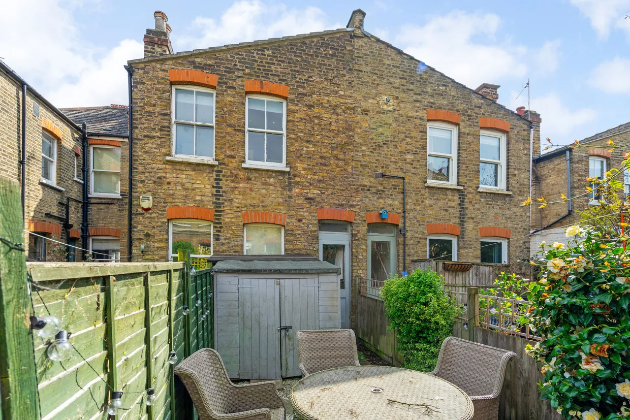Hawthorn Road, London, N8 photo 23