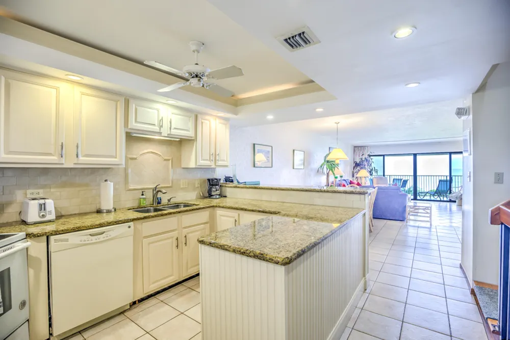 1133 W Ocean Dr, Key Colony Beach, FL 33051