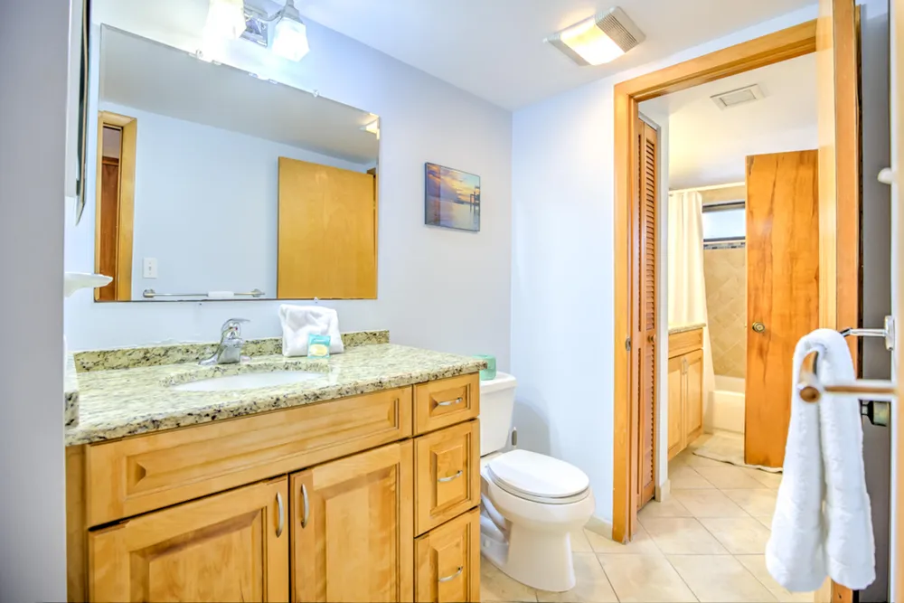 1133 W Ocean Dr, Key Colony Beach, FL 33051