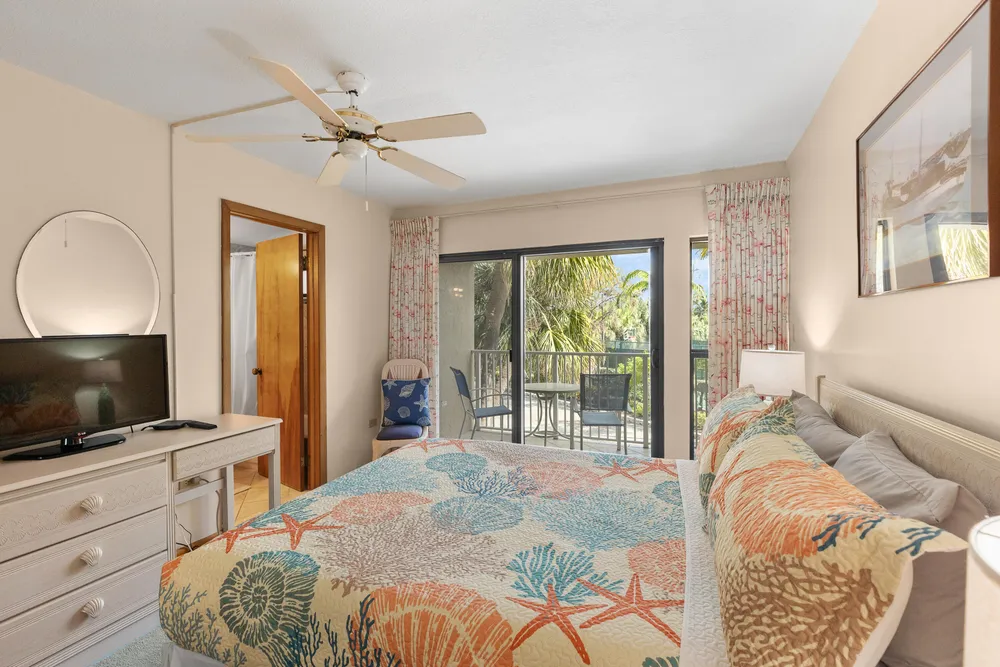 1133 W Ocean Dr, Key Colony Beach, FL 33051