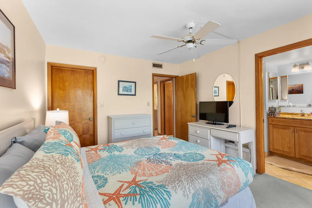 1133 W Ocean Dr, Key Colony Beach, FL 33051