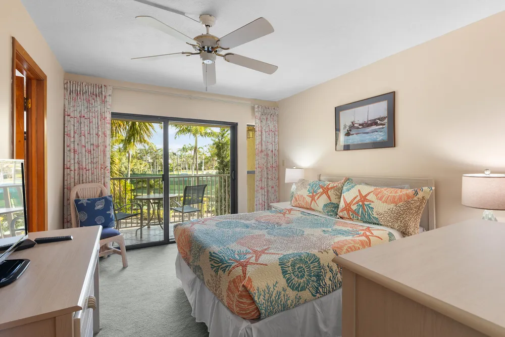 1133 W Ocean Dr, Key Colony Beach, FL 33051