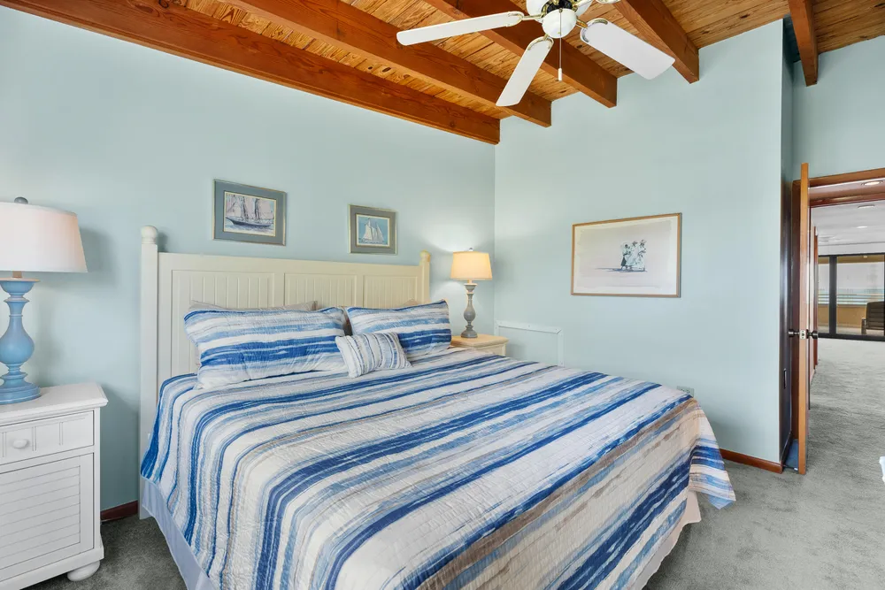 1133 W Ocean Dr, Key Colony Beach, FL 33051