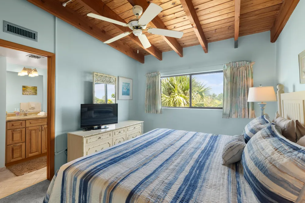 1133 W Ocean Dr, Key Colony Beach, FL 33051