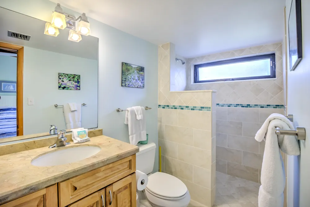 1133 W Ocean Dr, Key Colony Beach, FL 33051