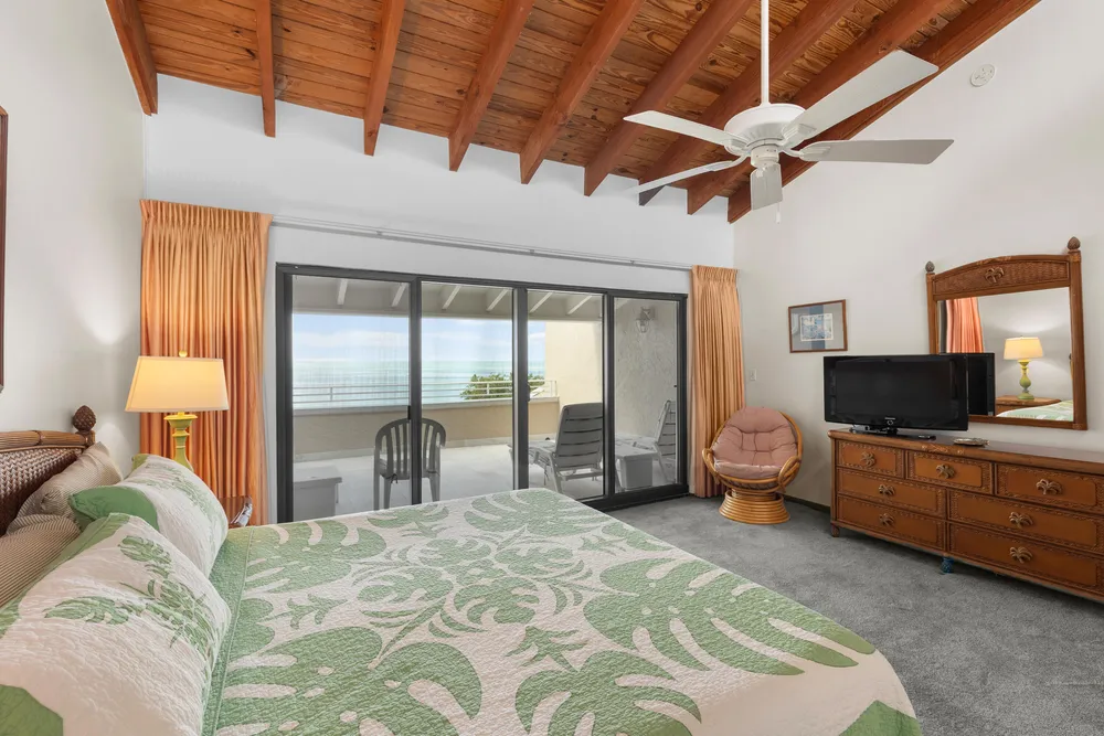 1133 W Ocean Dr, Key Colony Beach, FL 33051
