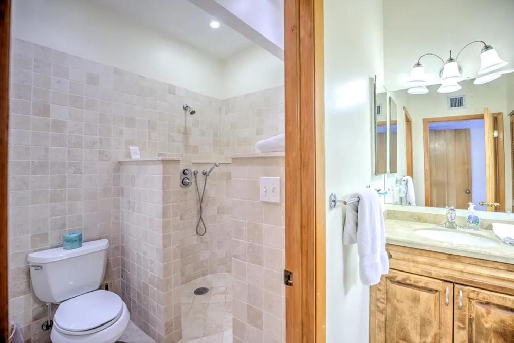 1133 W Ocean Dr, Key Colony Beach, FL 33051