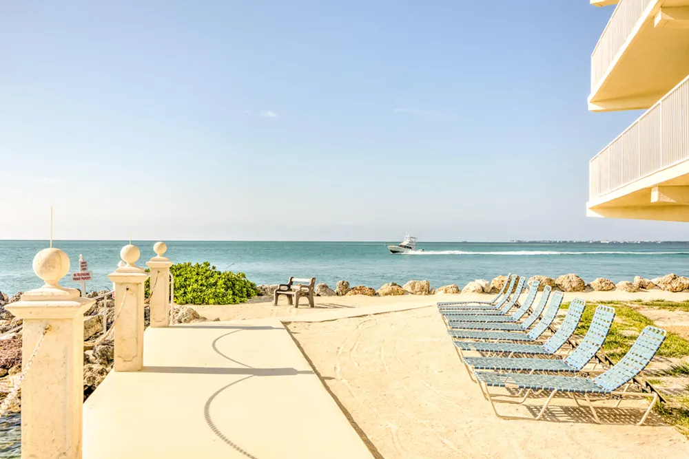 1133 W Ocean Dr, Key Colony Beach, FL 33051