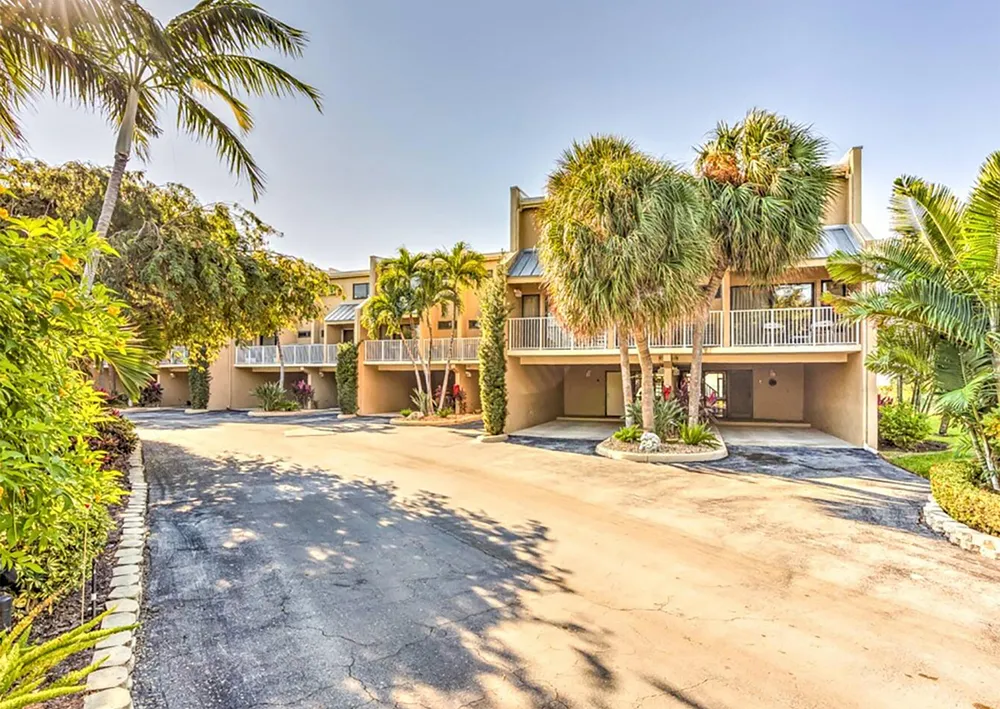1133 W Ocean Dr, Key Colony Beach, FL 33051