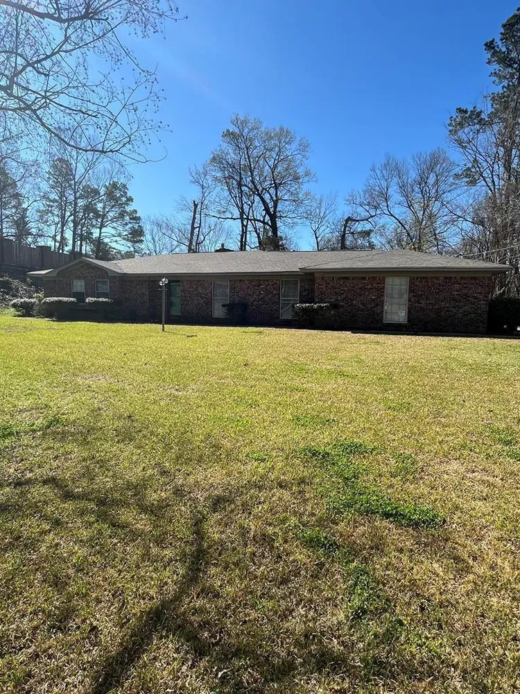 412 Elmwood St, Vicksburg, MS 39180