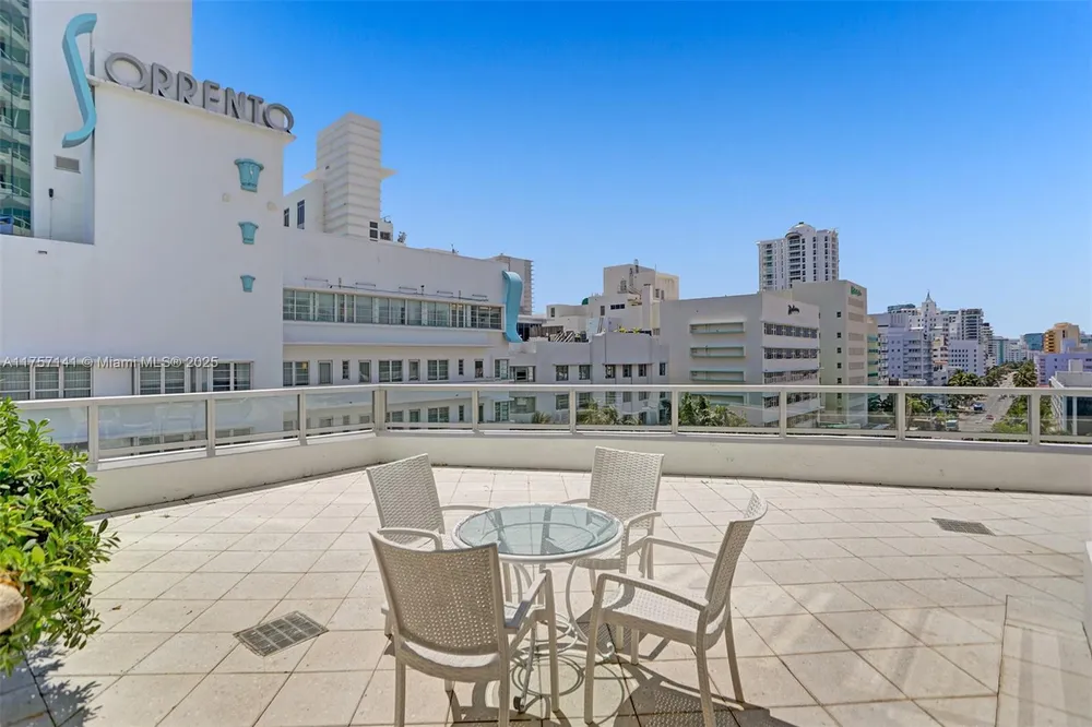 4401 Collins Ave, Miami Beach, FL 33140