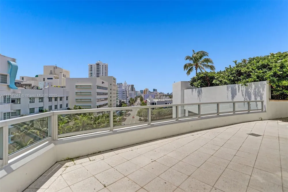 4401 Collins Ave, Miami Beach, FL 33140