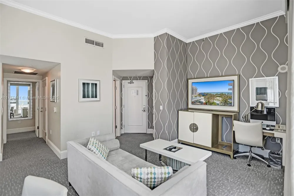4401 Collins Ave, Miami Beach, FL 33140