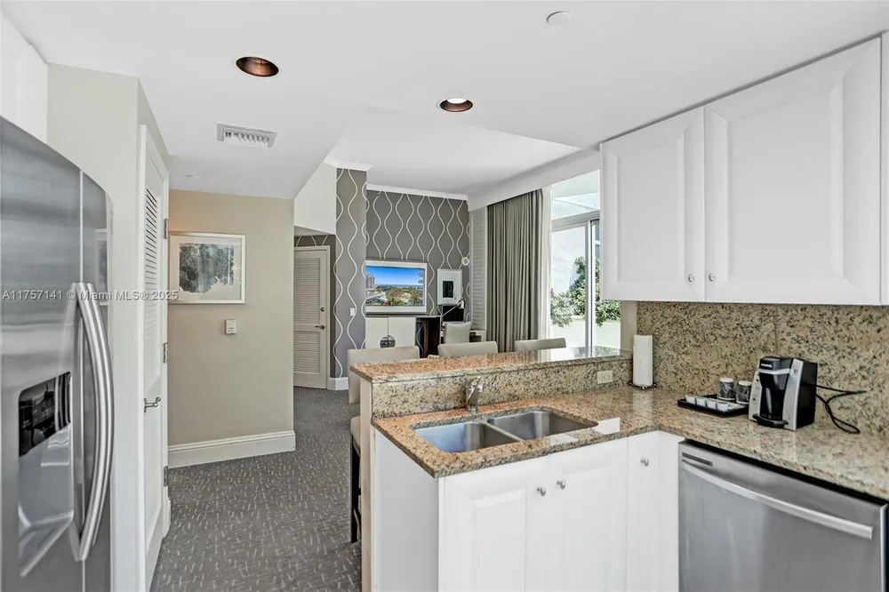 4401 Collins Ave, Miami Beach, FL 33140