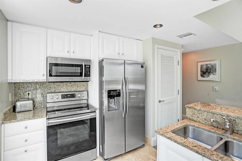 4401 Collins Ave, Miami Beach, FL 33140