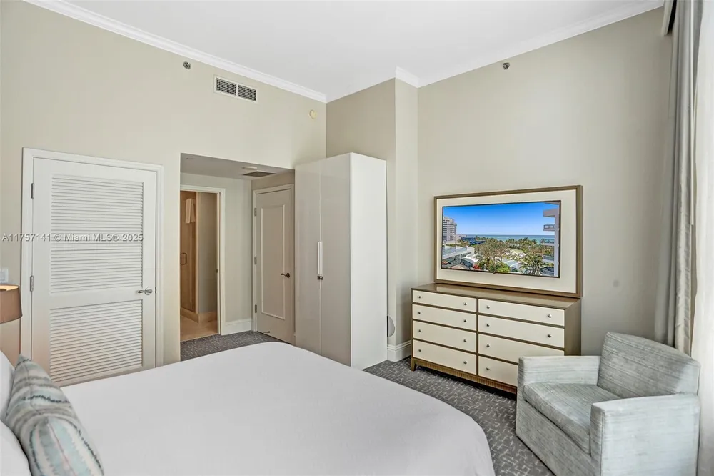 4401 Collins Ave, Miami Beach, FL 33140