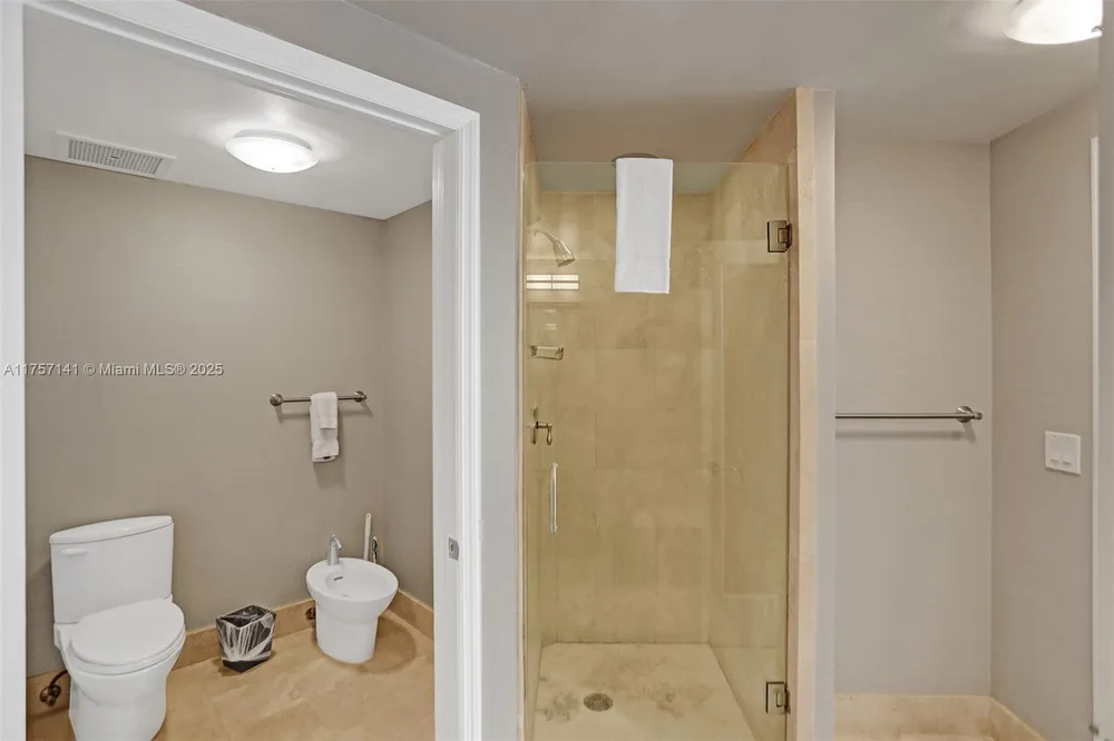 4401 Collins Ave, Miami Beach, FL 33140