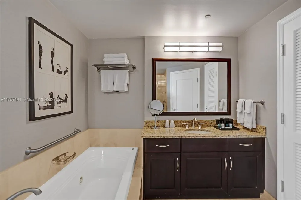 4401 Collins Ave, Miami Beach, FL 33140