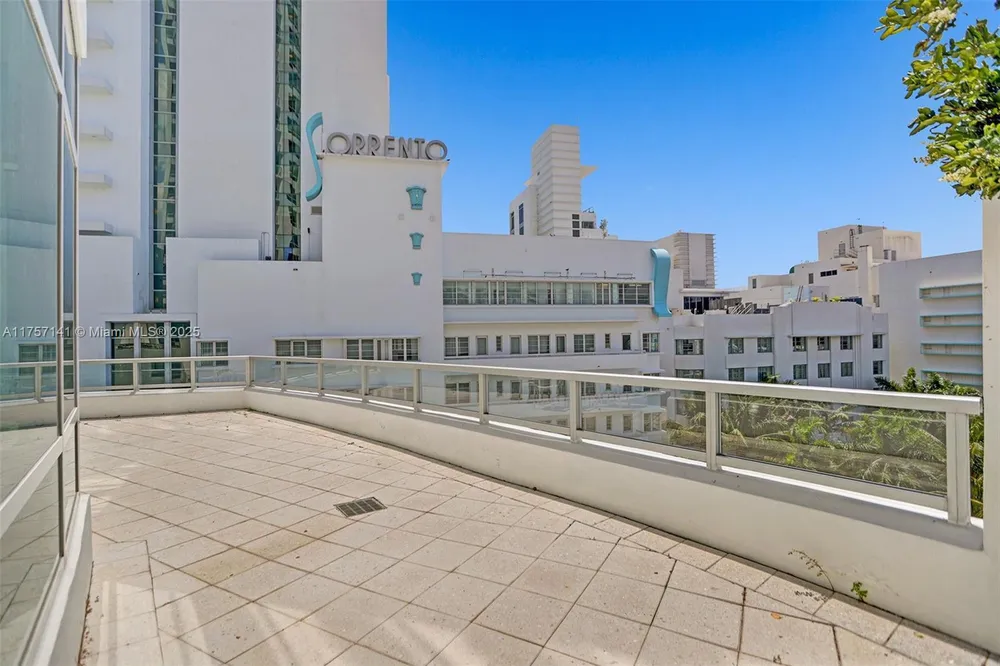 4401 Collins Ave, Miami Beach, FL 33140