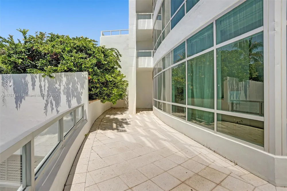 4401 Collins Ave, Miami Beach, FL 33140