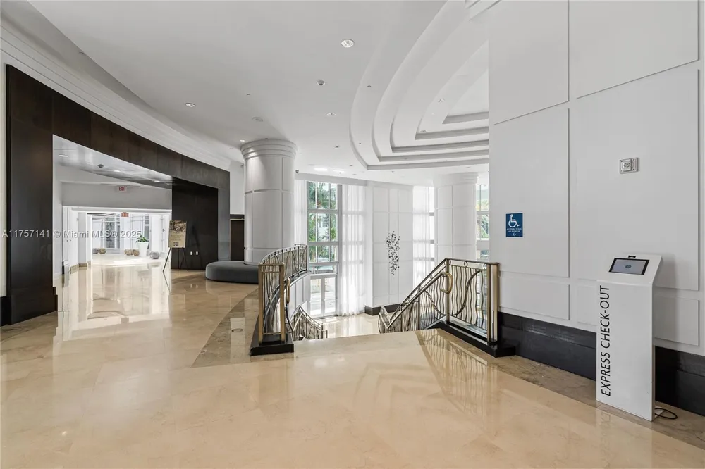 4401 Collins Ave, Miami Beach, FL 33140