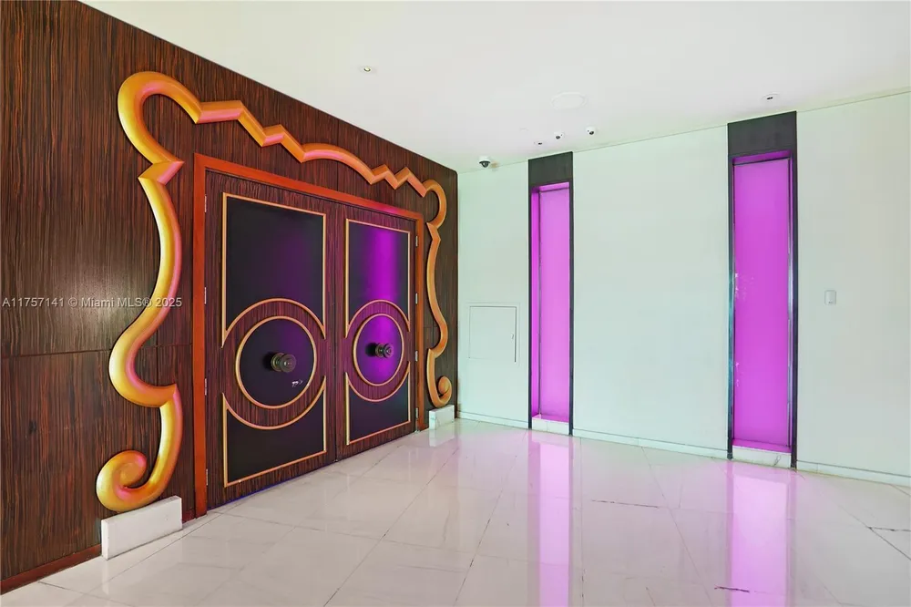 4401 Collins Ave, Miami Beach, FL 33140