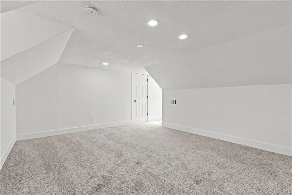 4609 W 75th St, Prairie Village, KS 66208