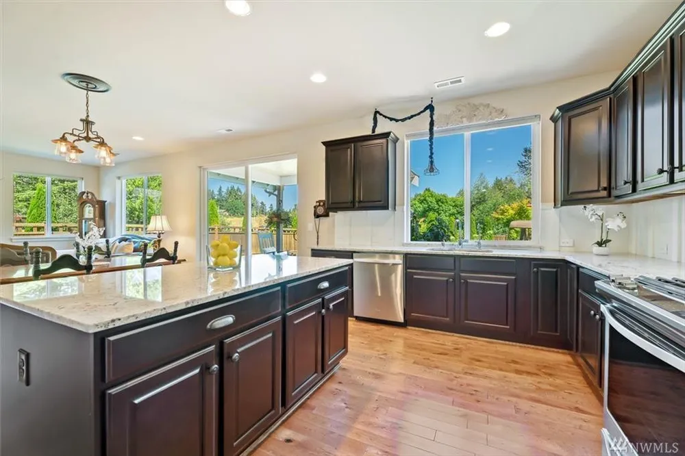 16208 3rd Ave S, Burien, WA 98148