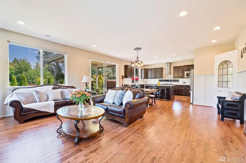 16208 3rd Ave S, Burien, WA 98148