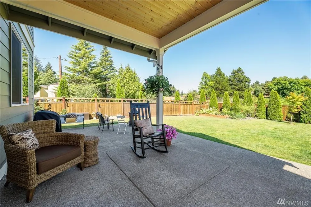 16208 3rd Ave S, Burien, WA 98148