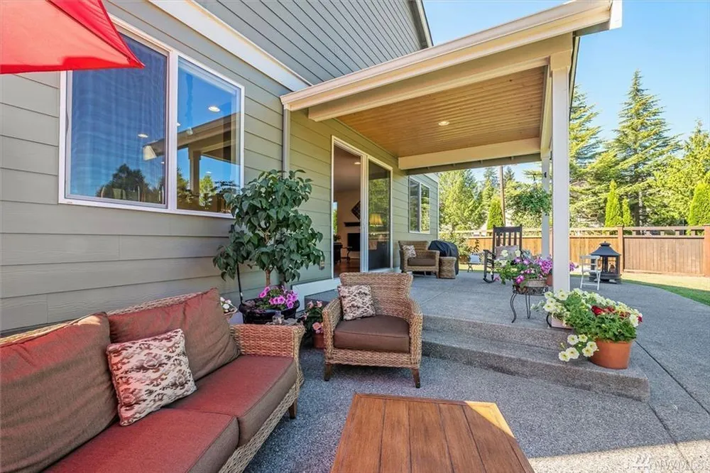 16208 3rd Ave S, Burien, WA 98148